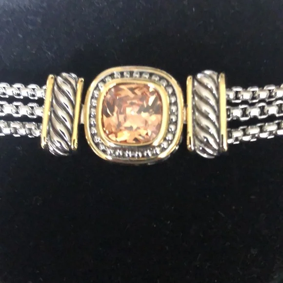 - Bracelet - Picture 3 of 8